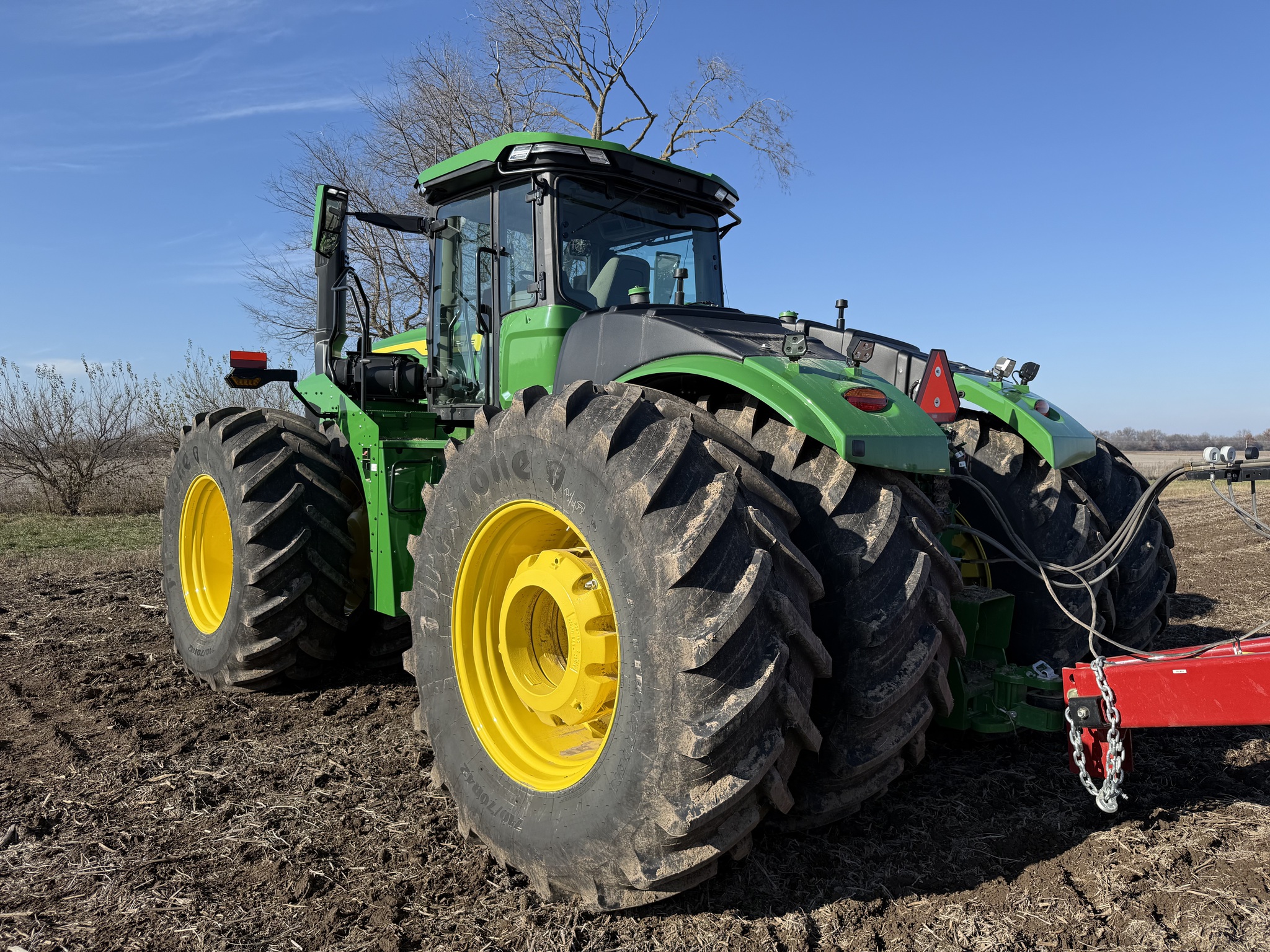  2025 John Deere 9R 540 at Heritage Tractor in Nevada, MO