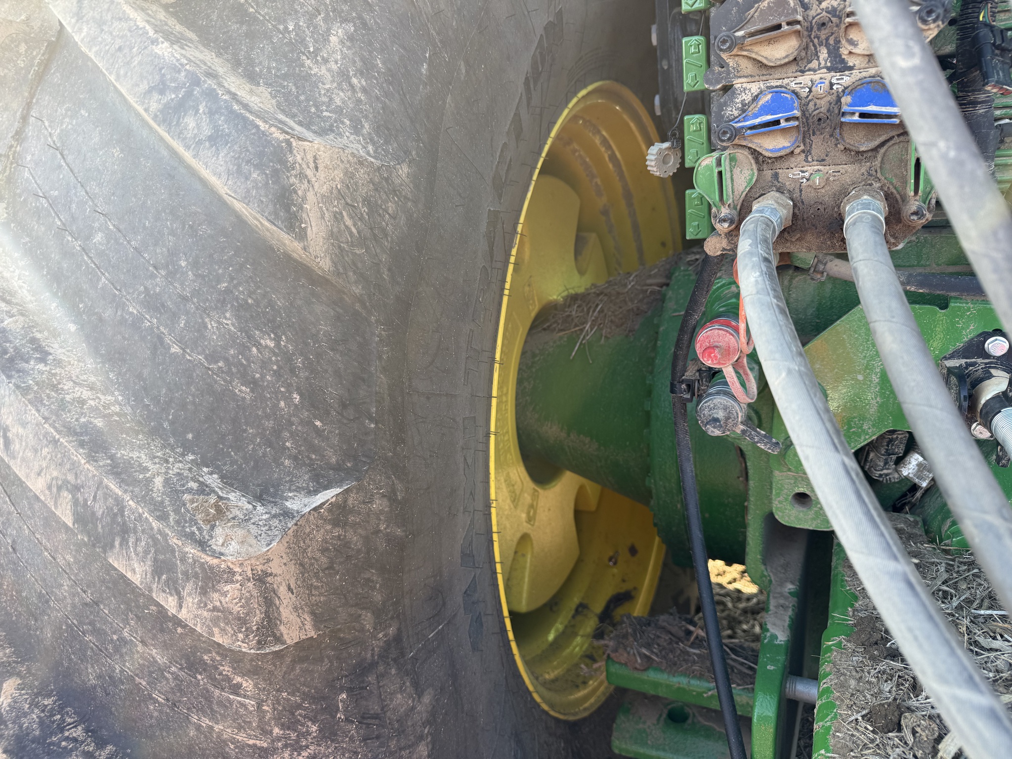  2025 John Deere 9R 540 at Heritage Tractor in Nevada, MO