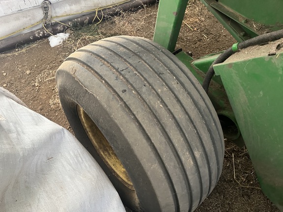 Used 2003 John Deere 567 Round Balers at Horizon Ag & Turf in High Prairie, AB - Photo16