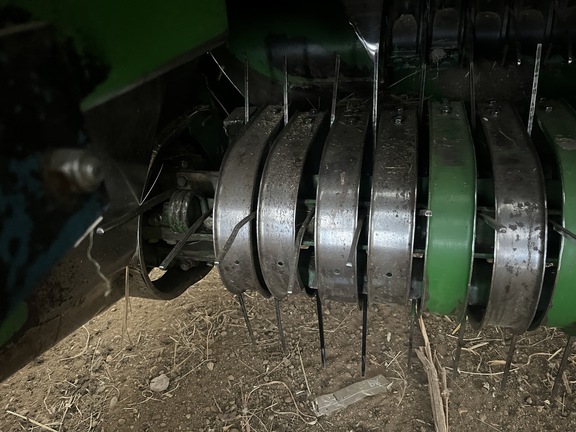 Used 2003 John Deere 567 Round Balers at Horizon Ag & Turf in High Prairie, AB - Photo37