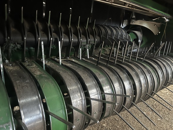 Used 2003 John Deere 567 Round Balers at Horizon Ag & Turf in High Prairie, AB - Photo38