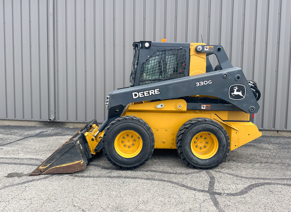 2022 John-Deere 330G