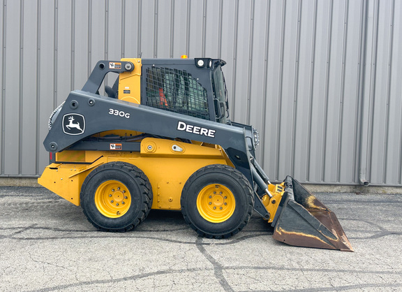 2022 John-Deere 330G