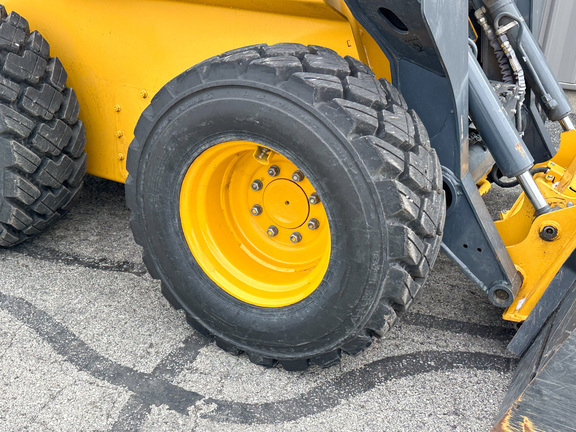 2022 John-Deere 330G