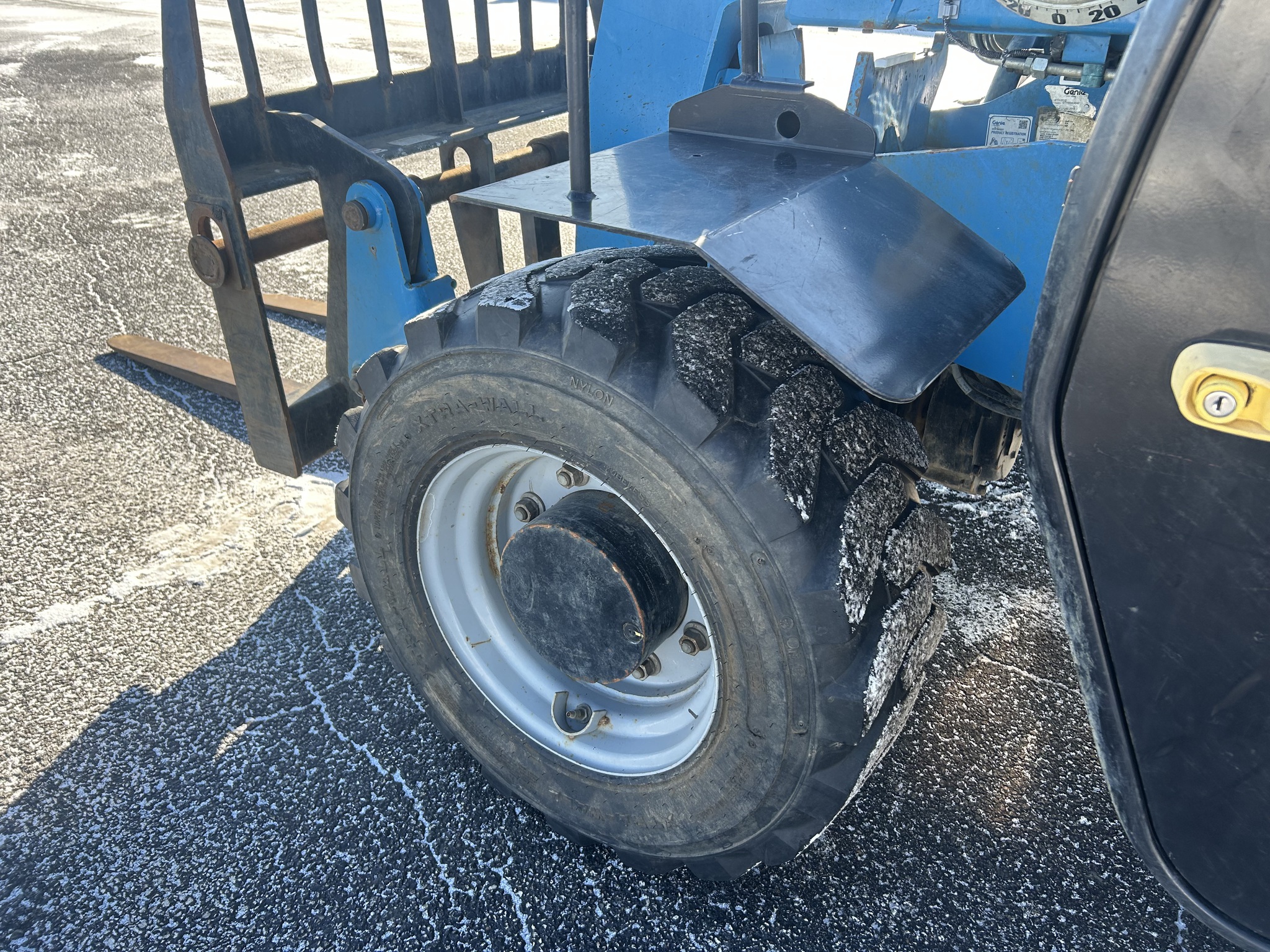 2018 Genie GTH5519 Image 10