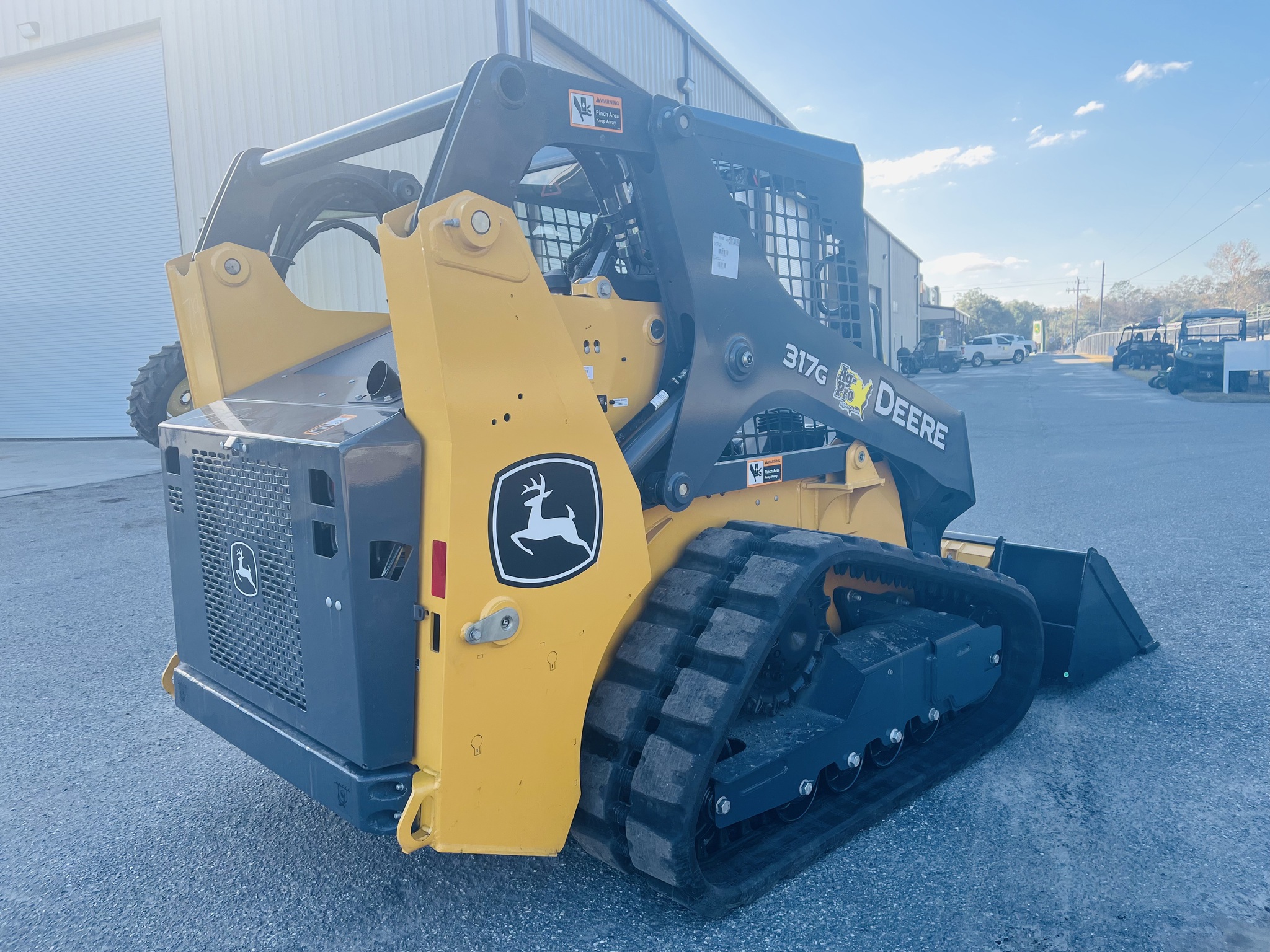 John Deere 317G Image 5