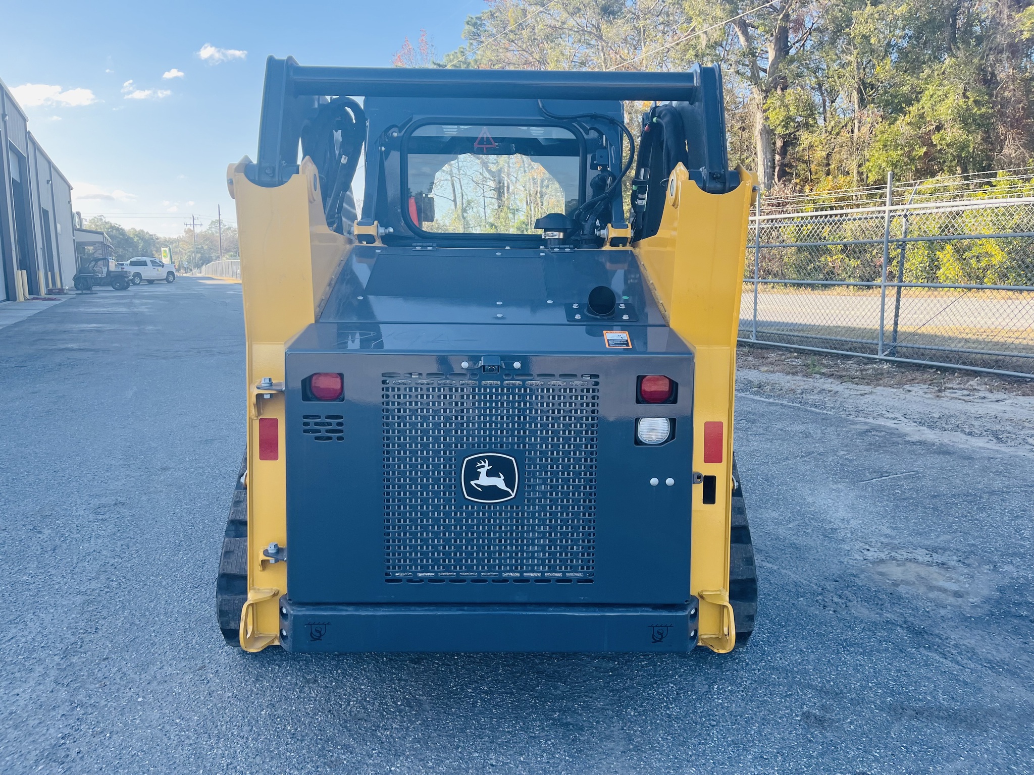 John Deere 317G Image 6