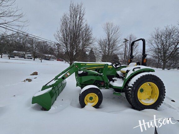 Photo of 2025 John Deere 4052M