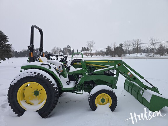 Photo of 2025 John Deere 4052M