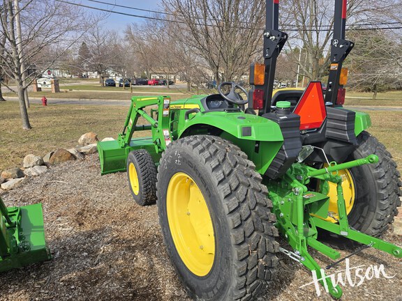 Photo of 2025 John Deere 4052M