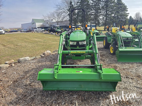 Photo of 2025 John Deere 4052M