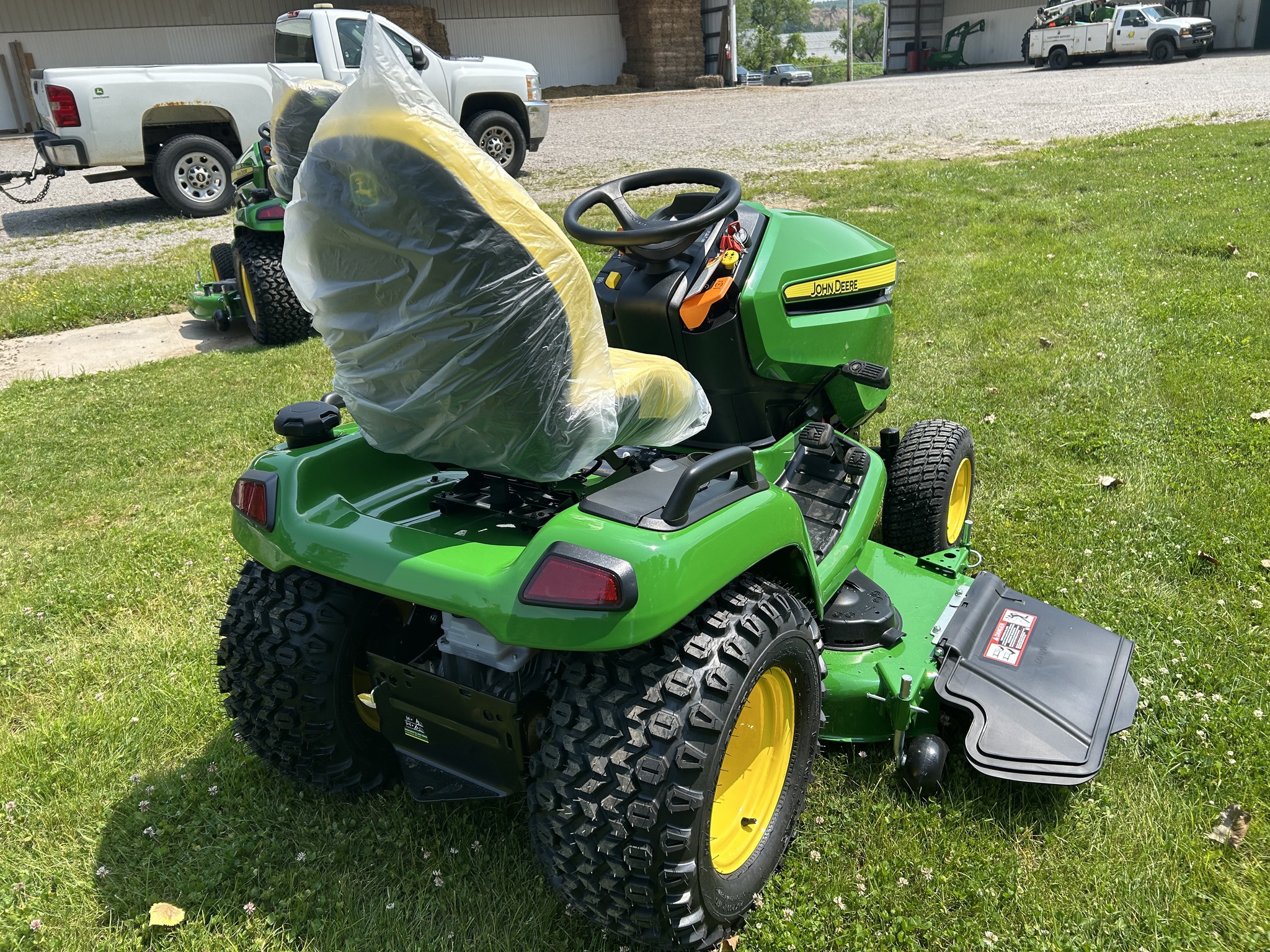 2026 John Deere X590 Image 6