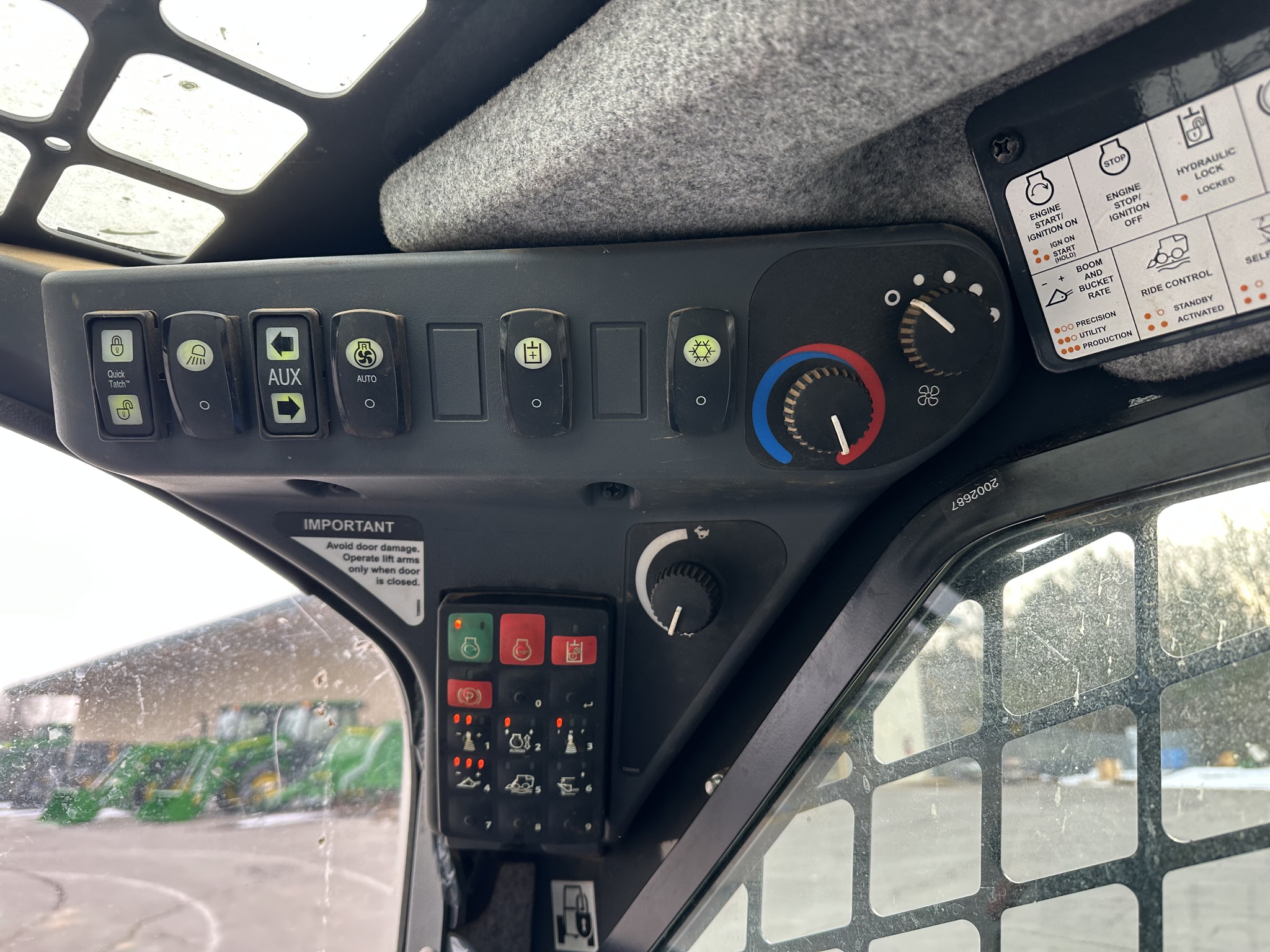 2024 John Deere 333G Image 7