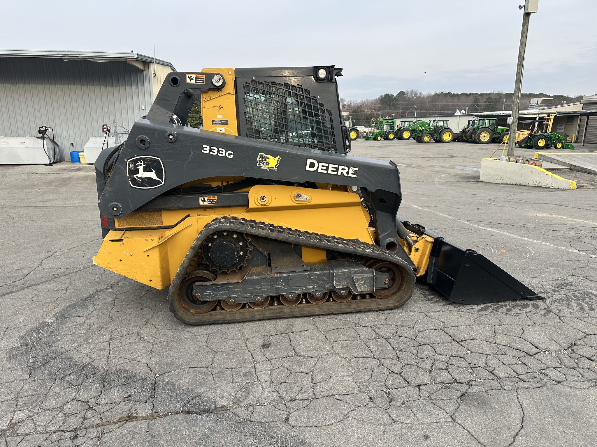 2024 John Deere 333G Image 3