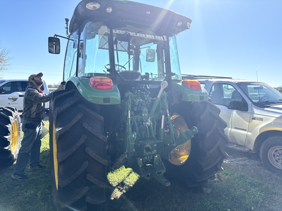2024 John Deere 5120M Photo 4