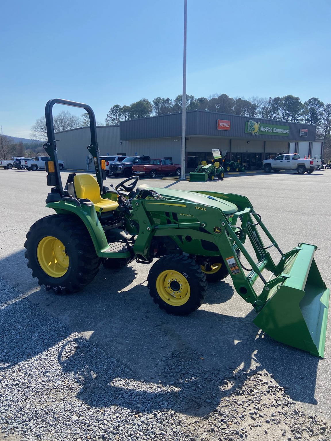 2024 John Deere 3025E Image 4