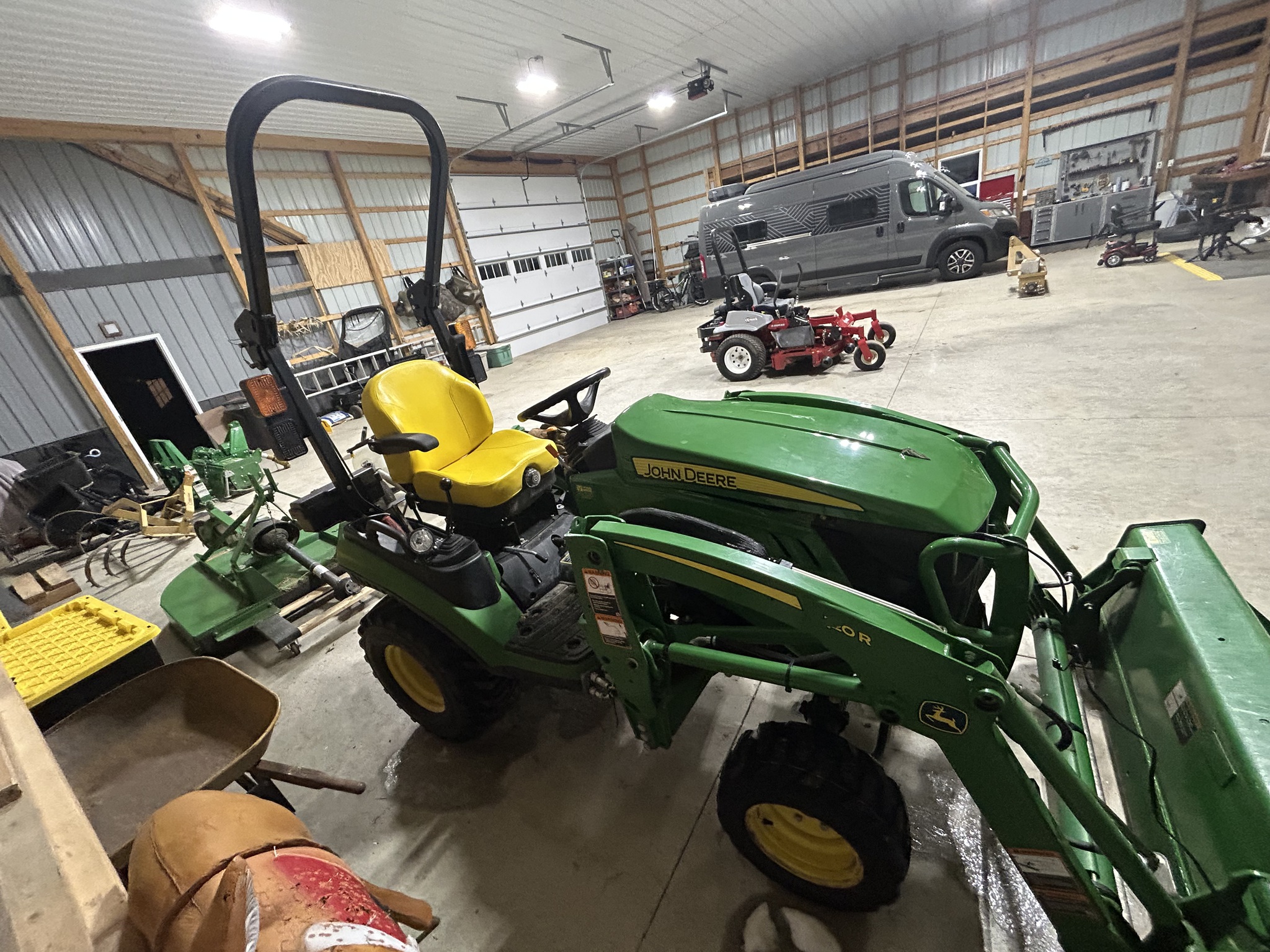 2018 John Deere 1025R Image 3
