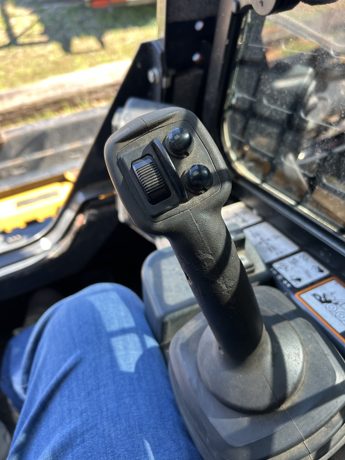 2021 John Deere 333G Image 7