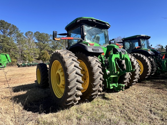 2025 John Deere 8R 340 Photo 3