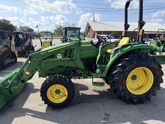 2022 John Deere 4044M Photo 1