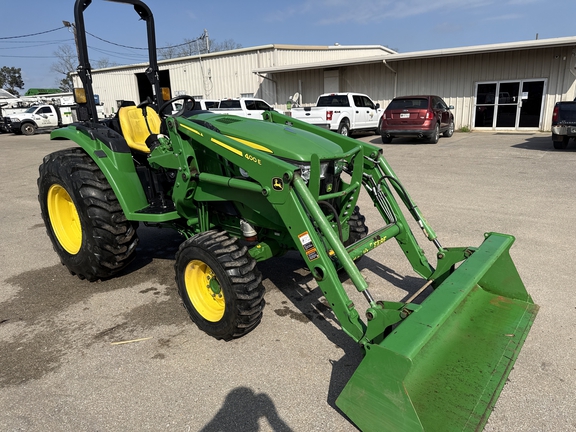 2022 John Deere 4044M Photo 4