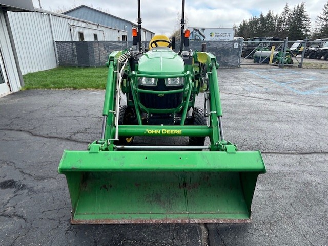 2018 John Deere 2038R Image 6