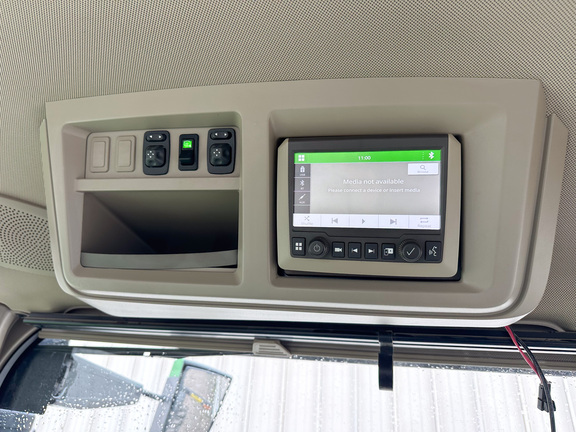 2022 John-Deere 9RT 570