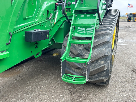 2022 John-Deere 9RT 570