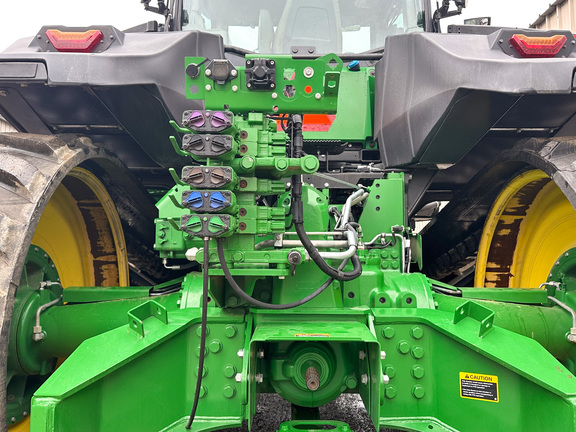 2022 John-Deere 9RT 570
