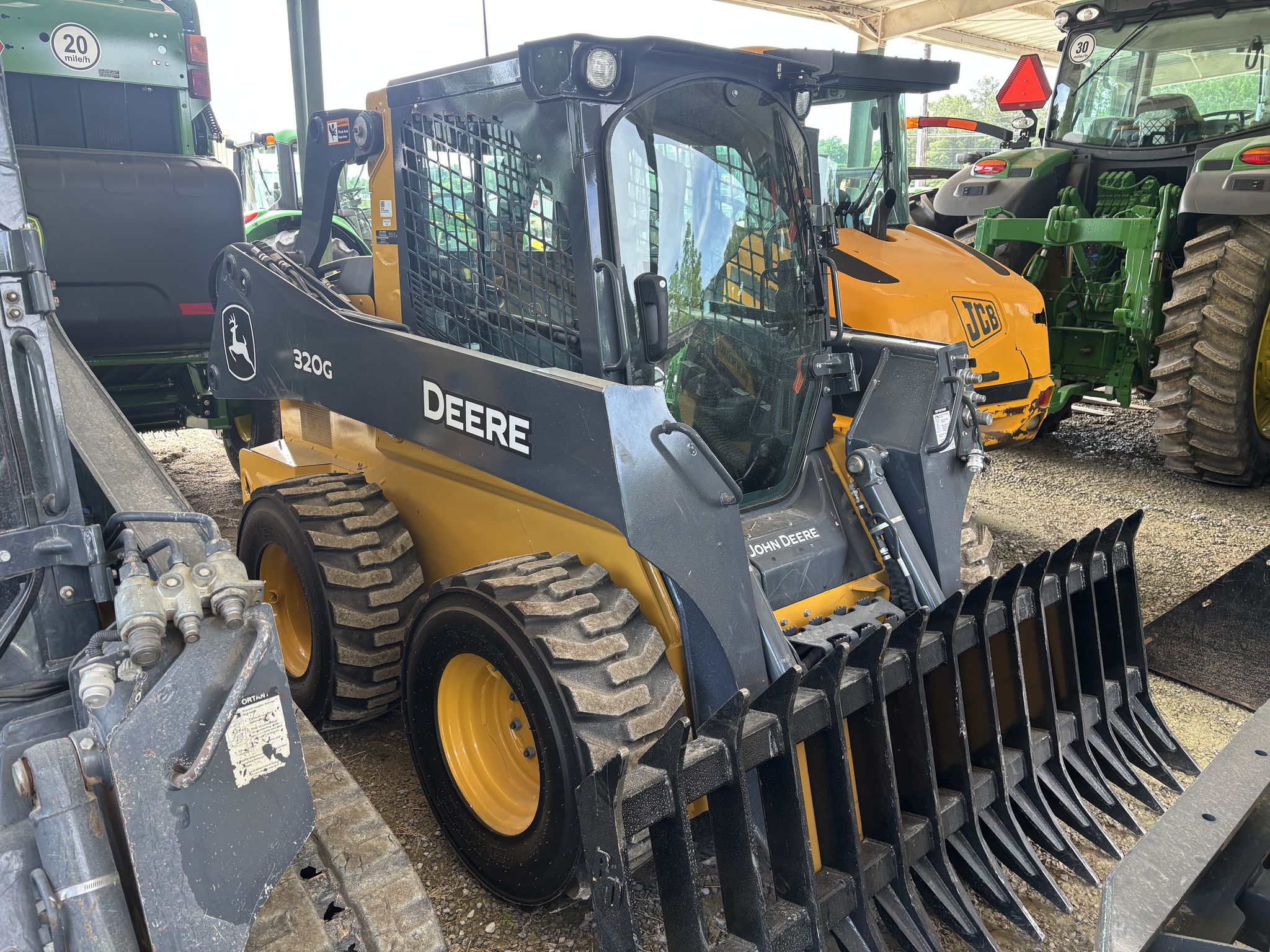 2024 John Deere 320G