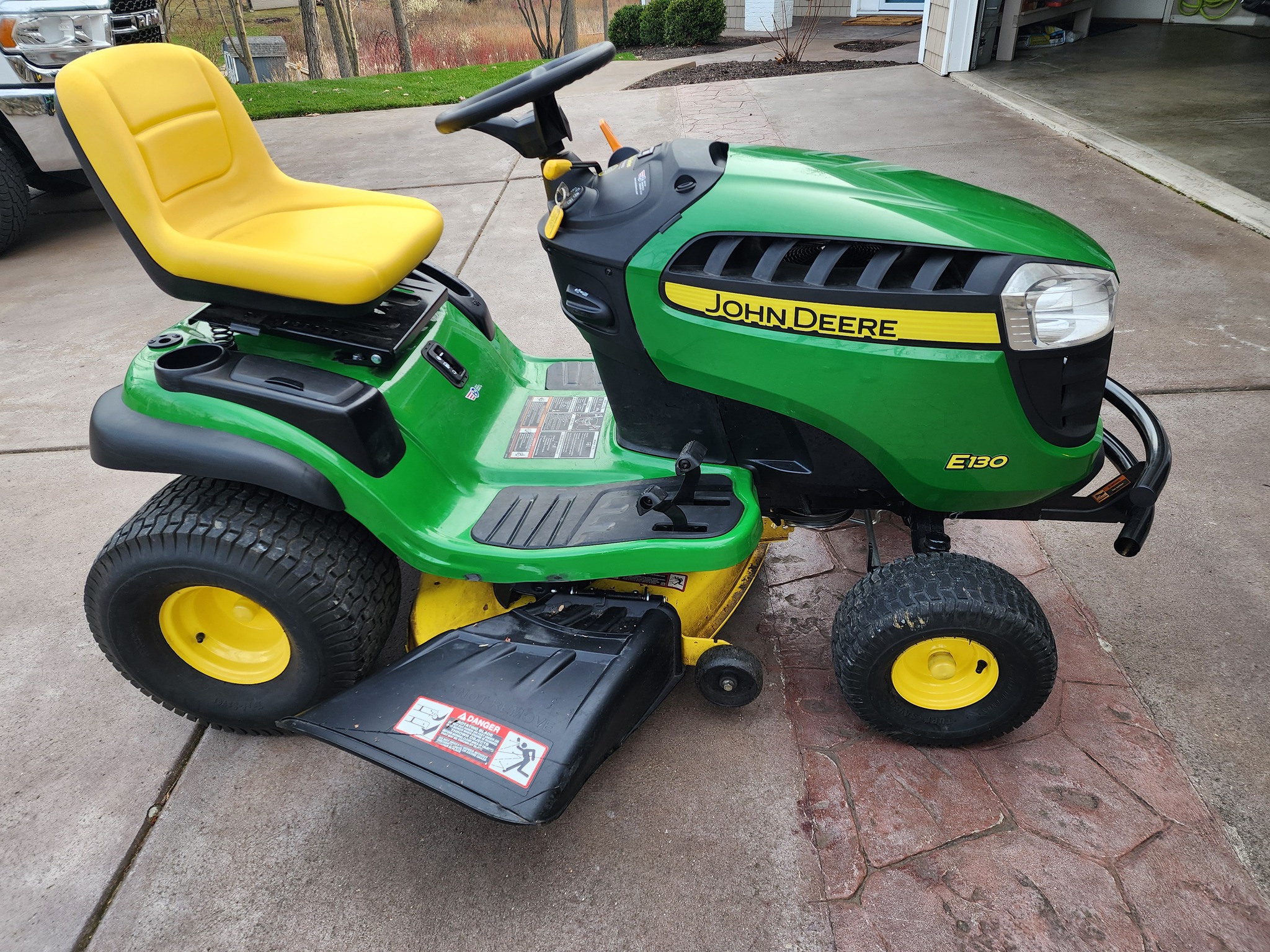 2020 John Deere E130 Image 1