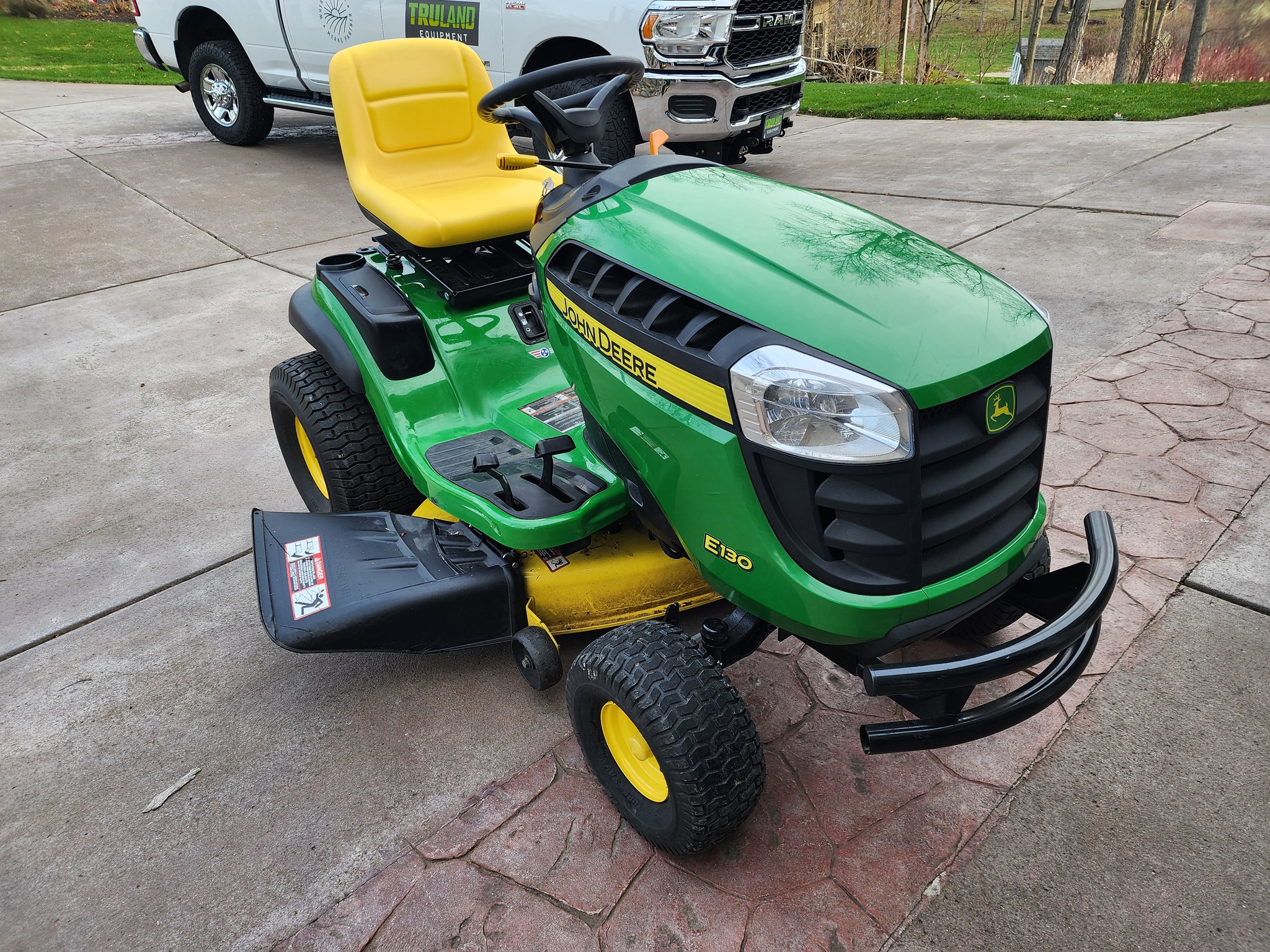 2020 John Deere E130 Image 2
