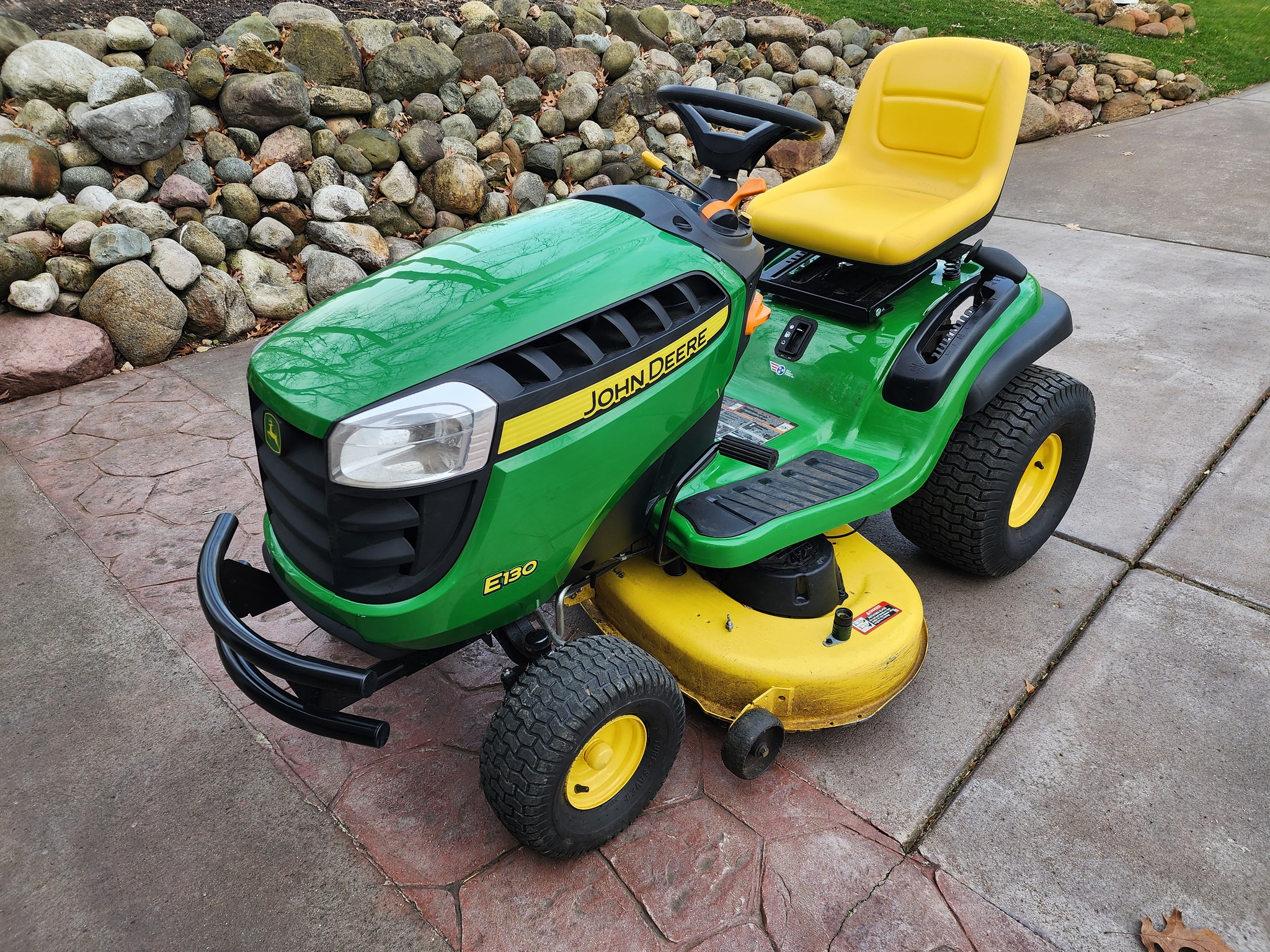 2020 John Deere E130 Image 7