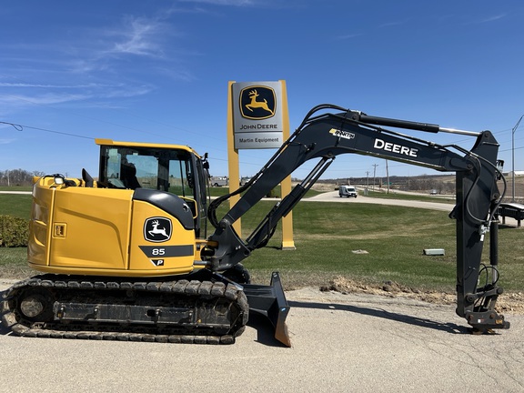Photo of a 2025 John Deere 85 P