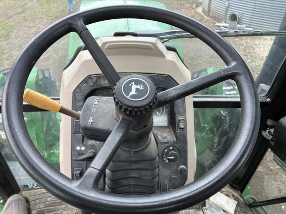 2019 John Deere 6105E (8th thumbnail)