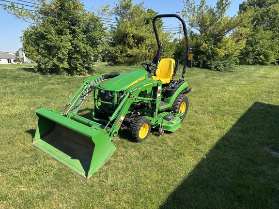 Used 2019 John Deere 1025R Compact Utility Tractors at Koenig Equipment in Tipp City, OH - Photo2