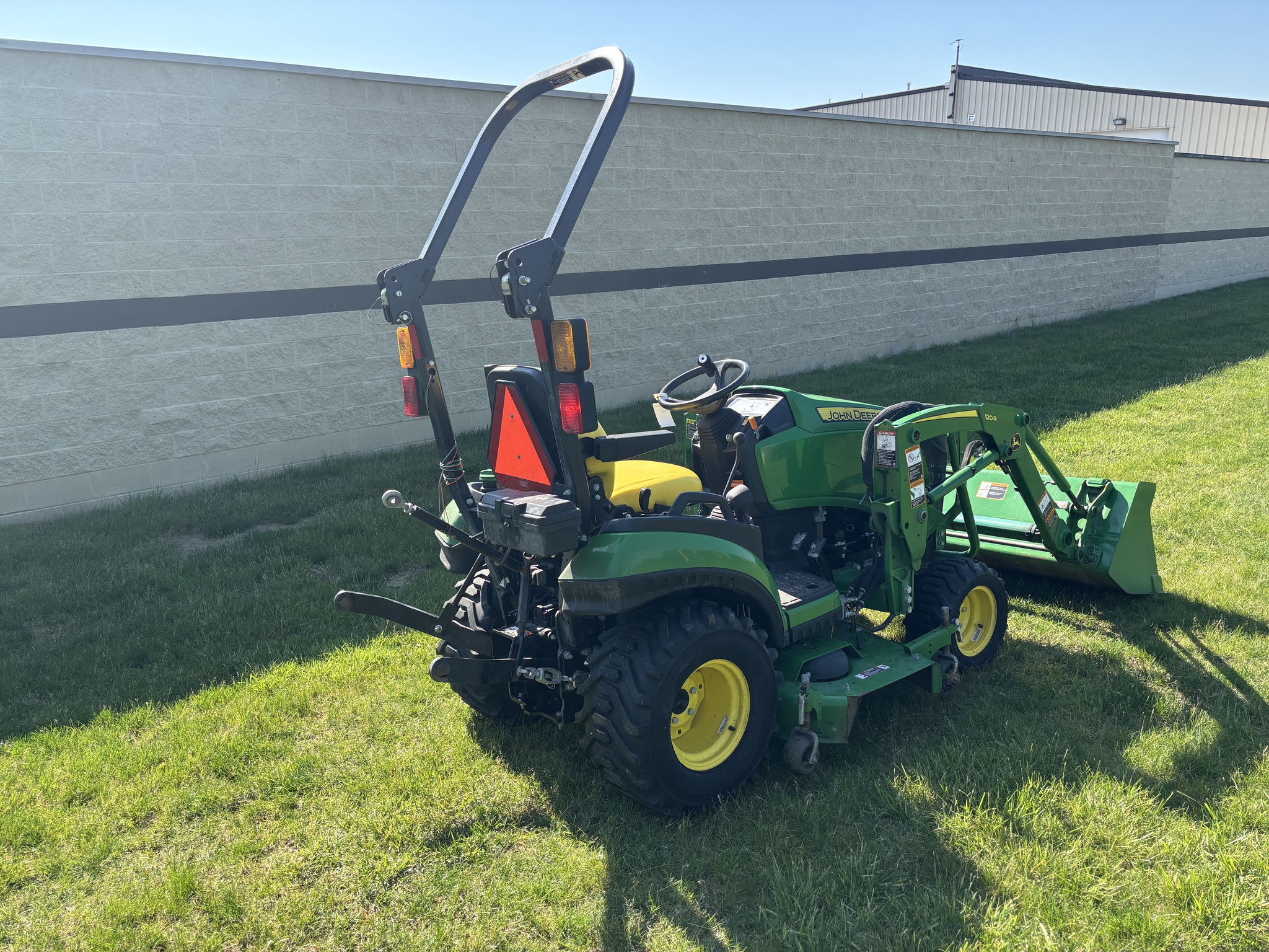 Used 2019 John Deere 1025R Compact Utility Tractors at Koenig Equipment in Tipp City, OH - PhotoXL6
