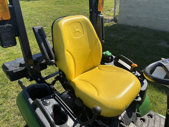 Used 2019 John Deere 1025R Compact Utility Tractors at Koenig Equipment in Tipp City, OH - Photo8
