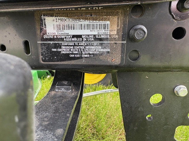 2025 John Deere X330 Image 5