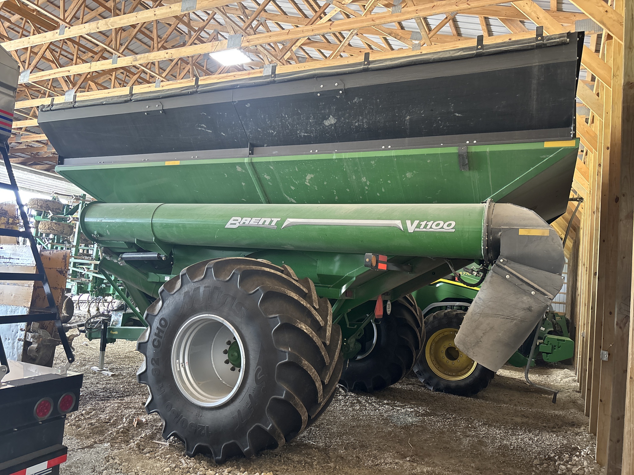 Used 2020 Brent V1100 Grain Carts at Koenig Equipment in Greenville, OH - PhotoXL0