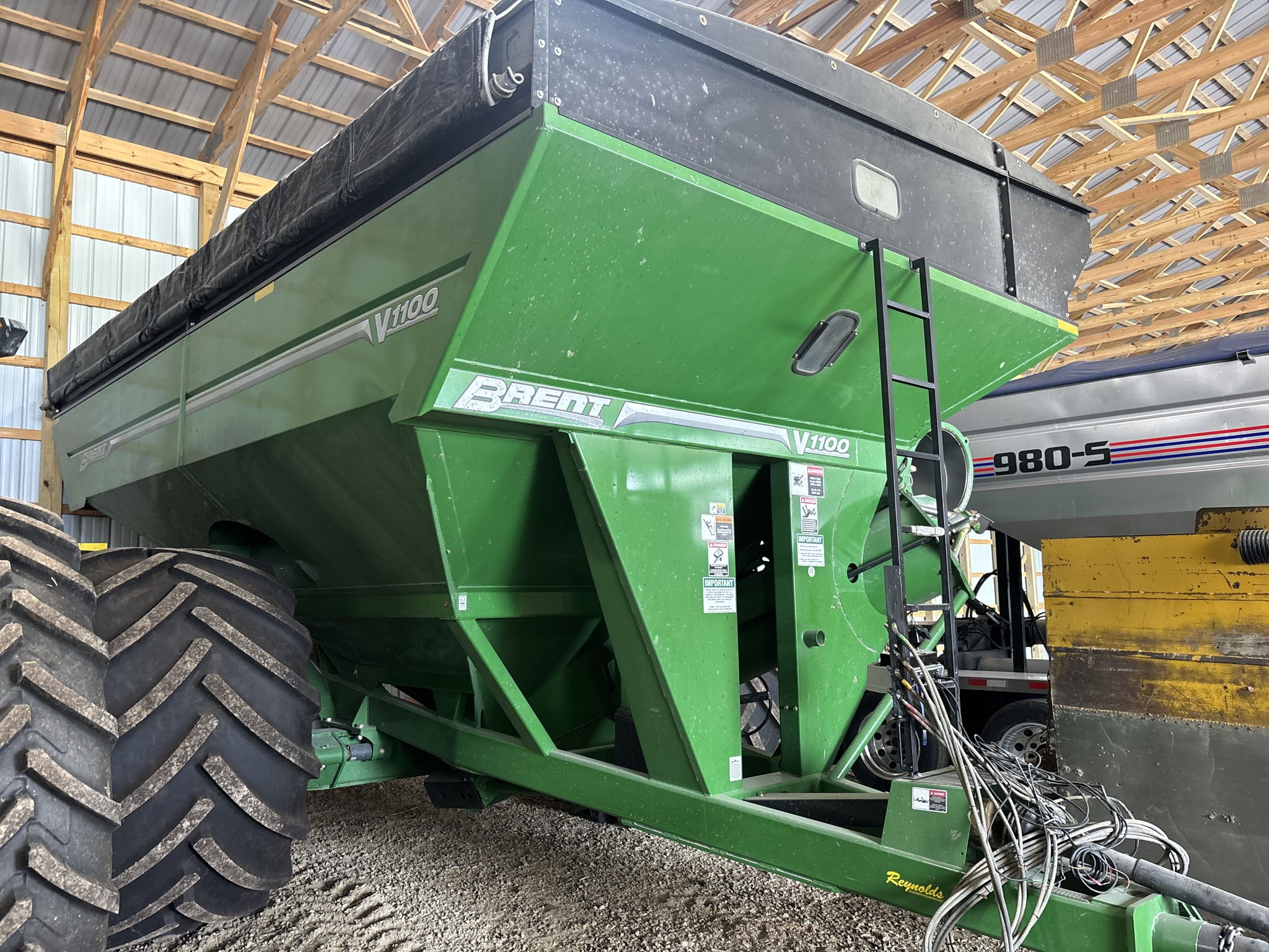 Used 2020 Brent V1100 Grain Carts at Koenig Equipment in Greenville, OH - PhotoXL1