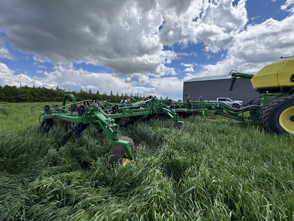 Used 2017 John Deere 1870 Air Drills and Seeders at Horizon Ag & Turf in Vermilion, AB - Photo16