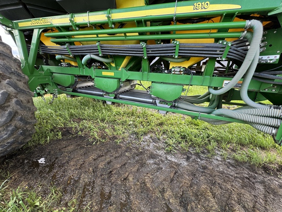 Used 2017 John Deere 1870 Air Drills and Seeders at Horizon Ag & Turf in Vermilion, AB - Photo24