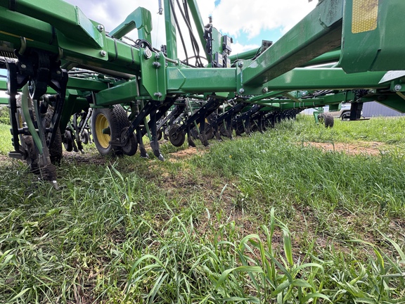 Used 2017 John Deere 1870 Air Drills and Seeders at Horizon Ag & Turf in Vermilion, AB - Photo25