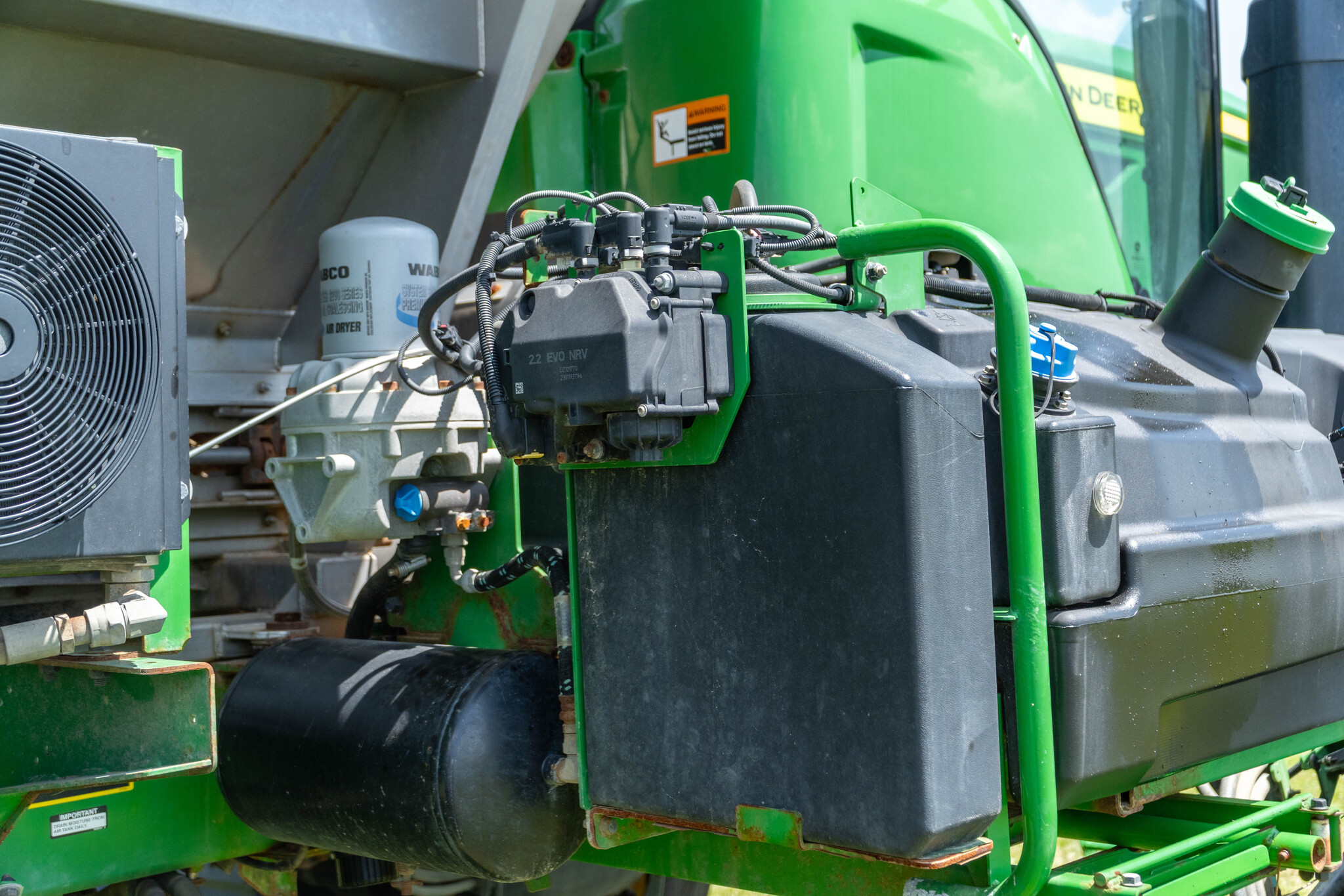 Used 2023 John Deere 600R Self Propelled Applicators at Koenig Equipment in Anna, OH - PhotoXL17
