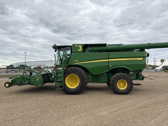 Used 2020 John Deere S780 Combines at Horizon Ag & Turf in Lloydminster, AB - Photo12