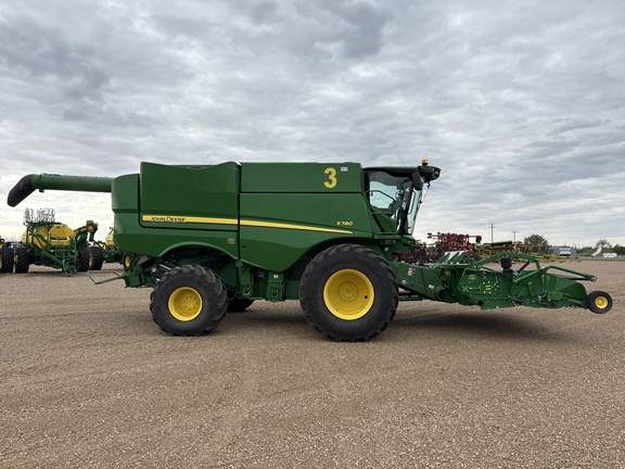 Used 2020 John Deere S780 Combines at Horizon Ag & Turf in Lloydminster, AB - Photo4