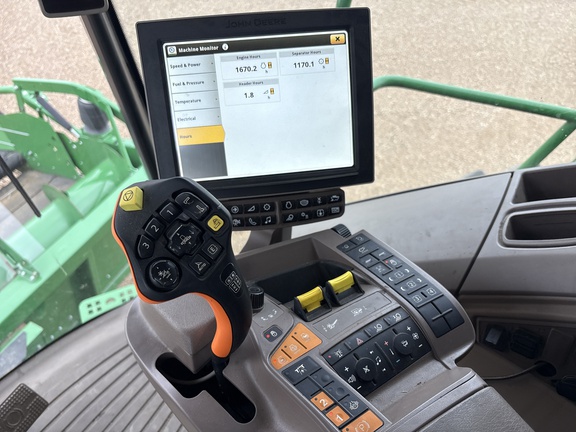 Used 2020 John Deere S780 Combines at Horizon Ag & Turf in Lloydminster, AB - Photo17