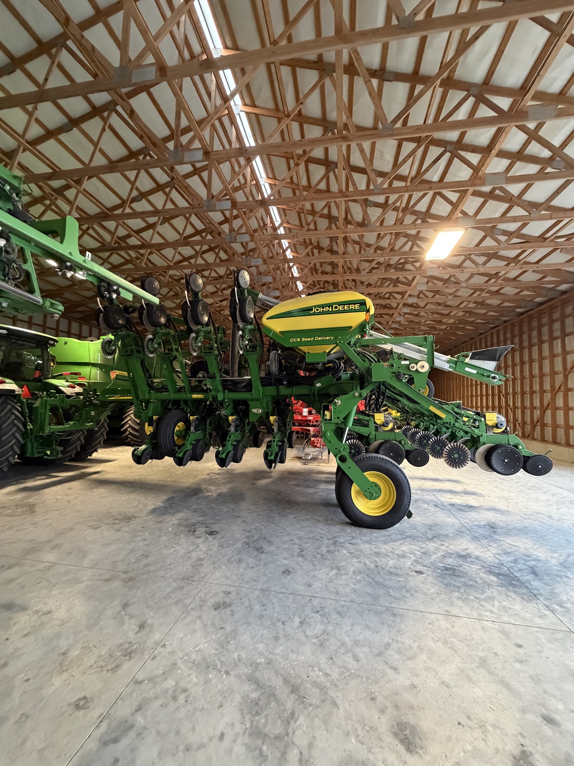 Used 2007 John Deere 1790 Planters: Drawn at Koenig Equipment in Greenville, OH - PhotoXL3