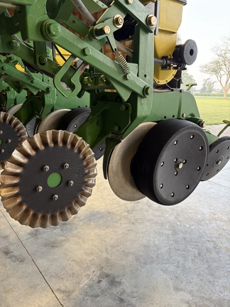 Used 2007 John Deere 1790 Planters: Drawn at Koenig Equipment in Greenville, OH - Photo12
